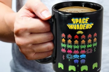 Il mug termosensibile di Space Invaders