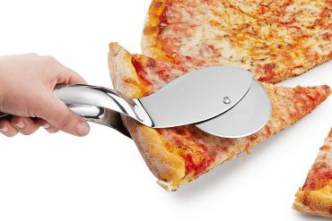 Pinza con rotella per pizza
